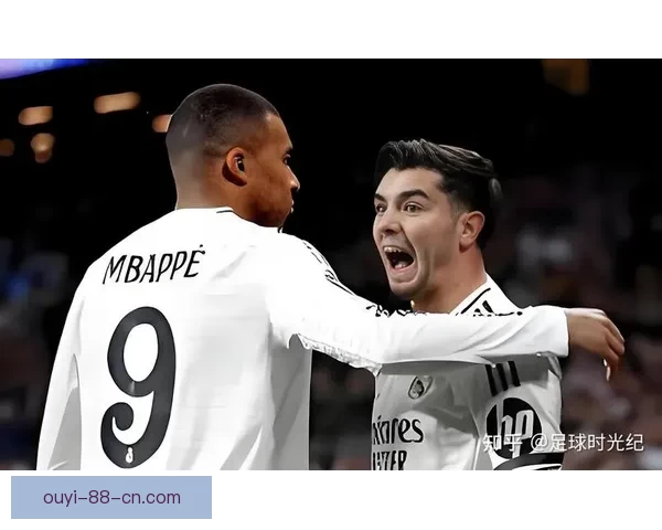 国家德比震撼登陆全国18城影院 传奇球星萨维奥拉亲临助阵